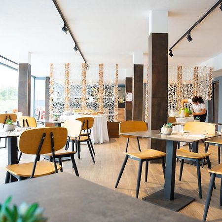 Horizon Hotel Badesi Kültér fotó