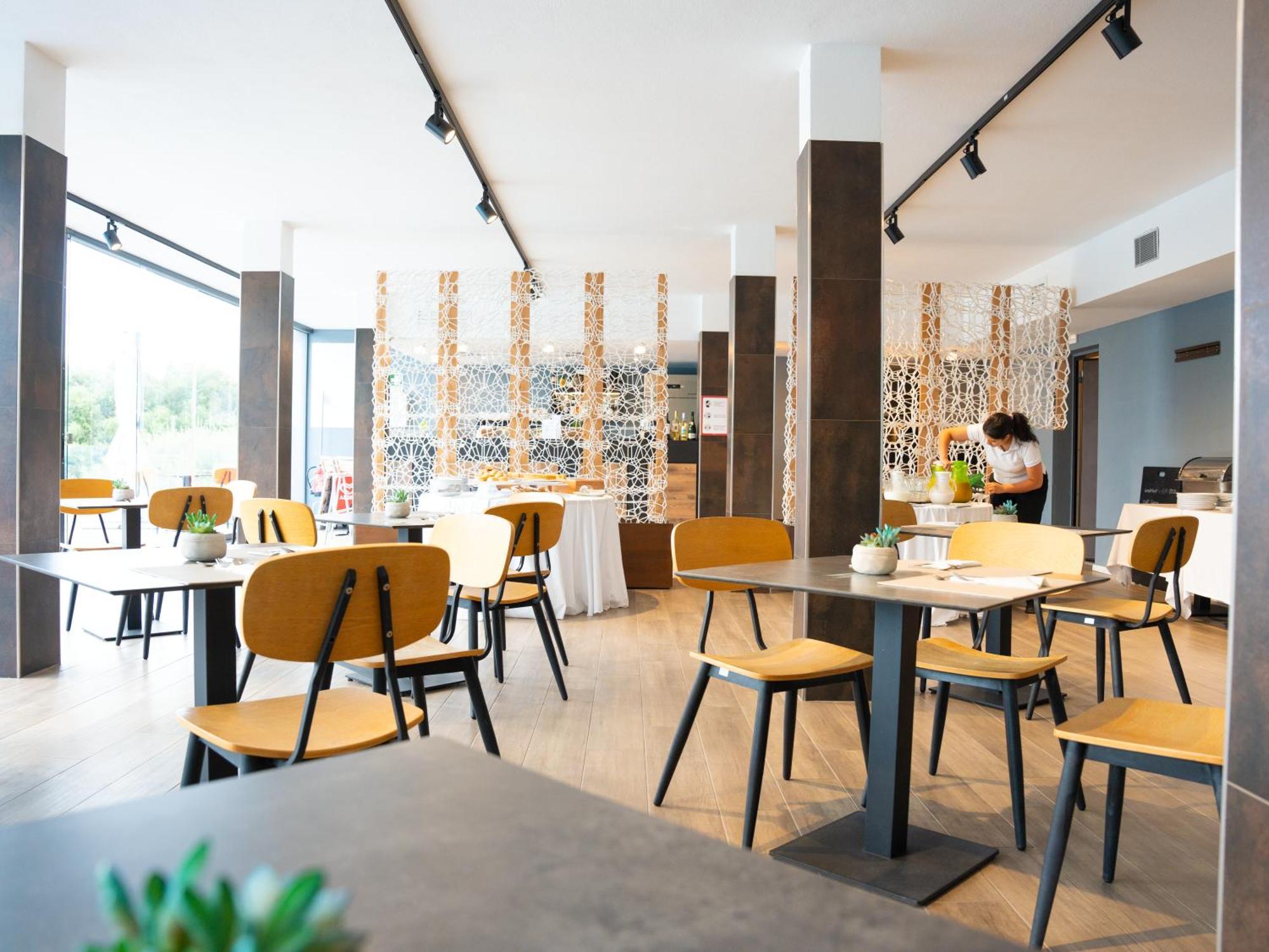 Horizon Hotel Badesi Kültér fotó